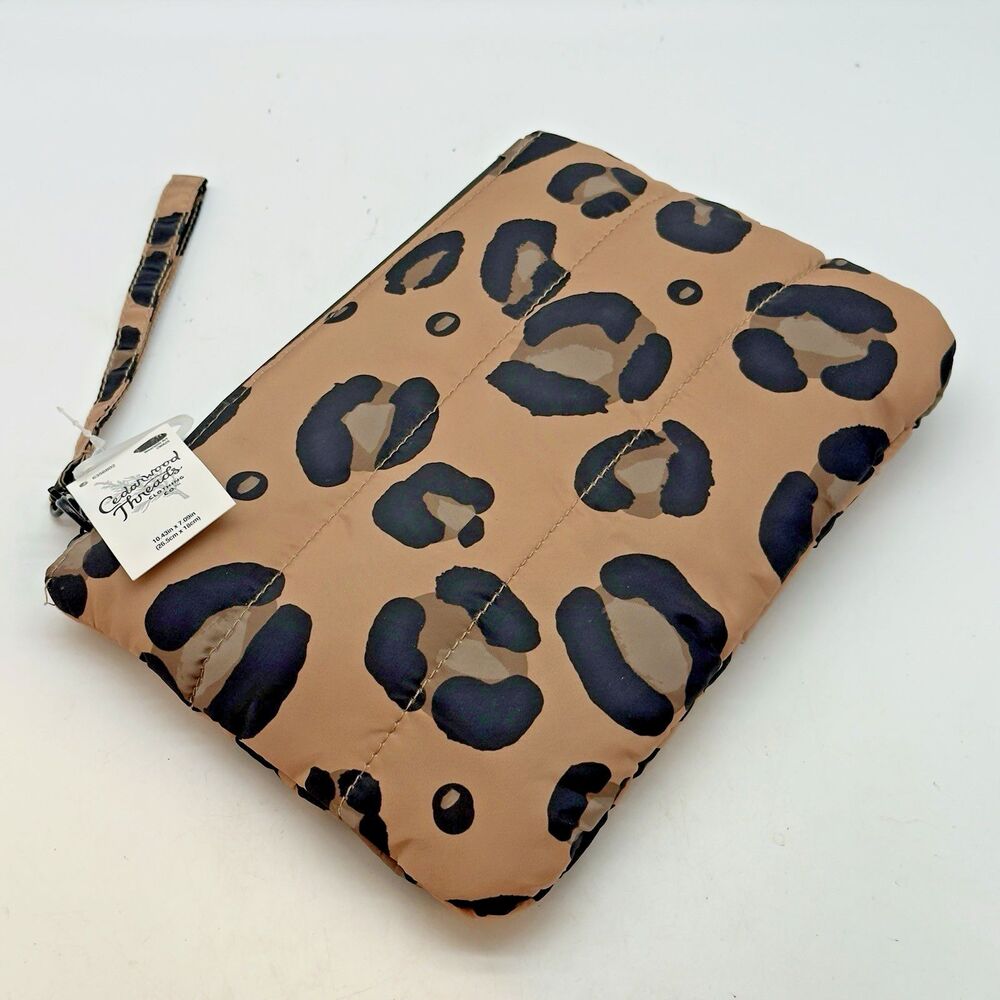 Cedarwood Threads Padded Sleeve E-Reader Case Kindle Paperwhite Kobo Zip Leopard